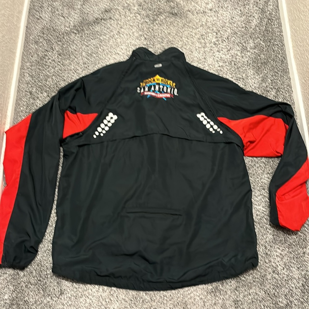 Runners zip up jacket - Picture 2 of 3